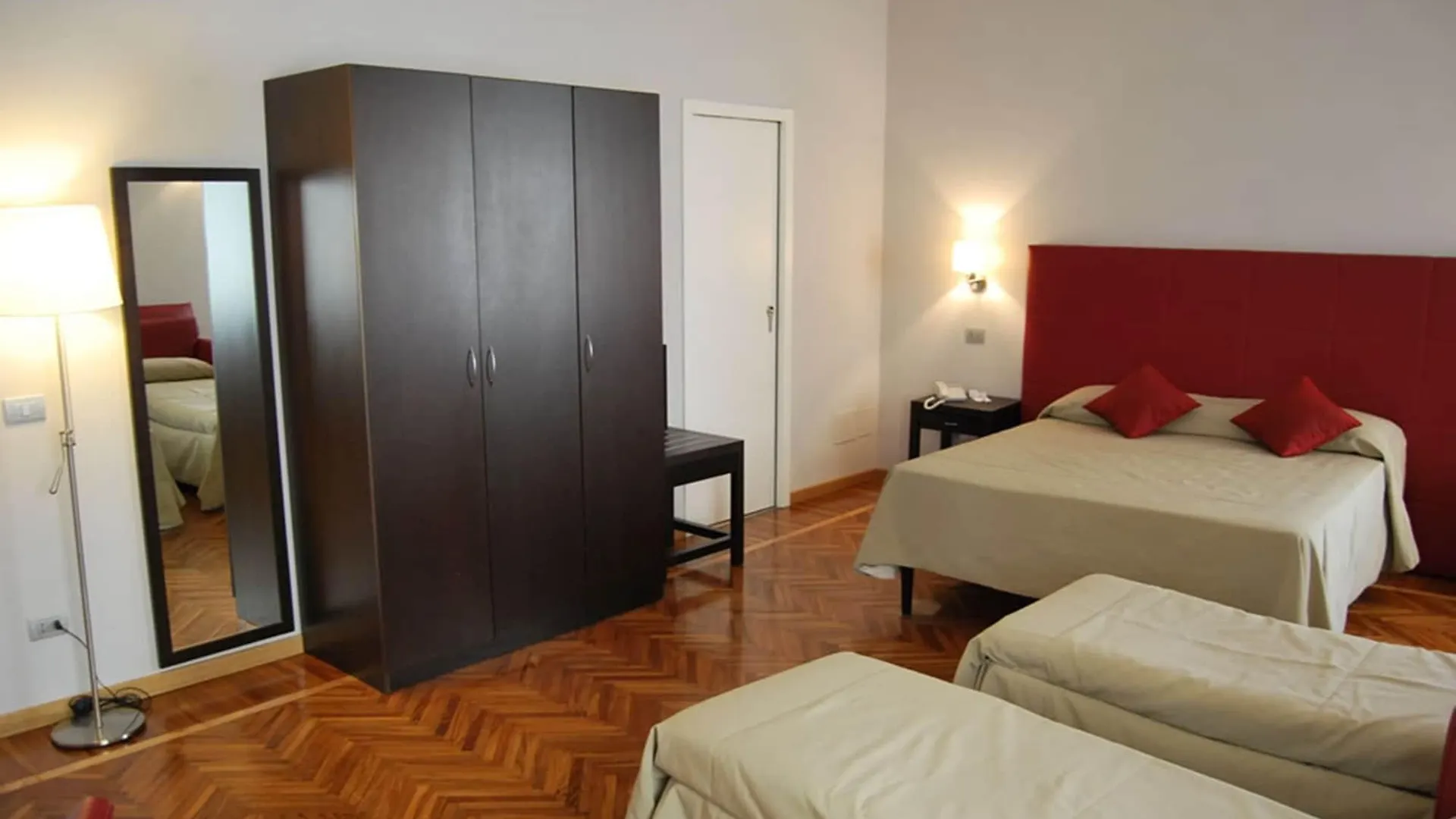 Target Inn Rooms Rome Guest house