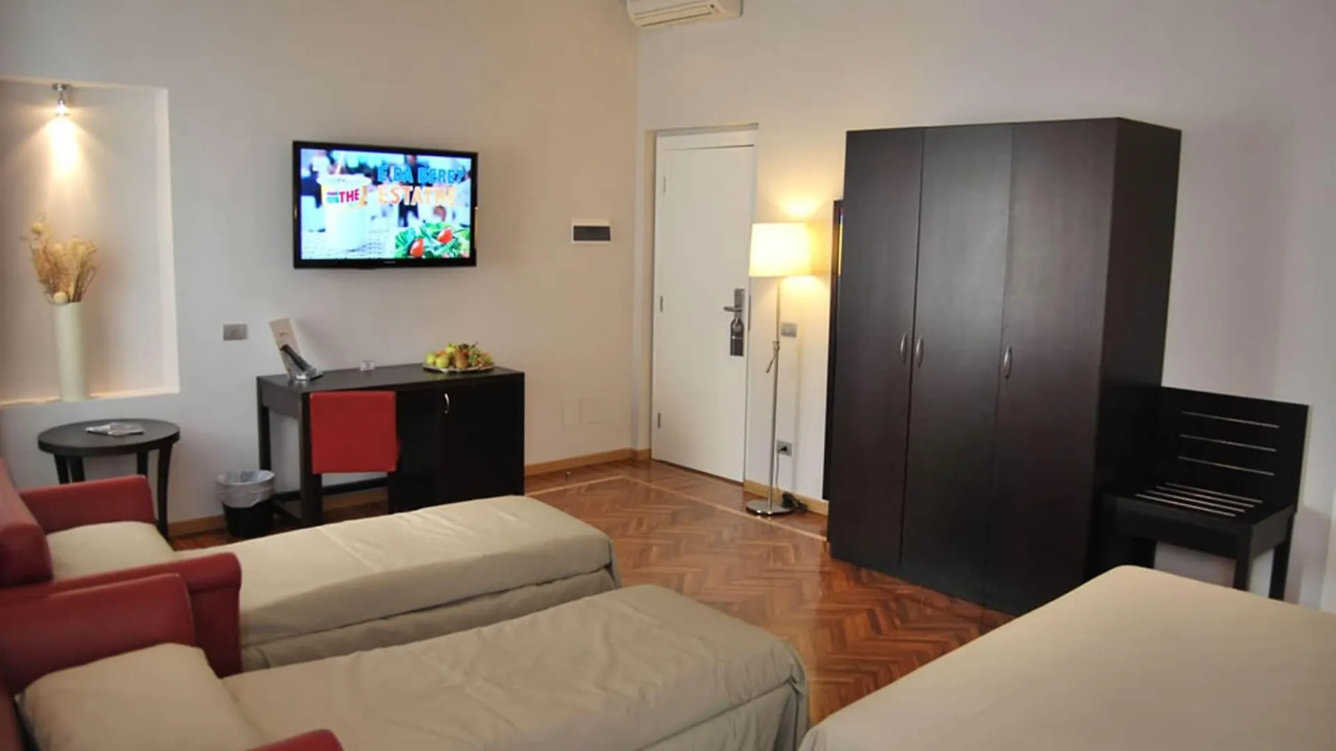 *** Guest house Target Inn Rooms Rome Italy