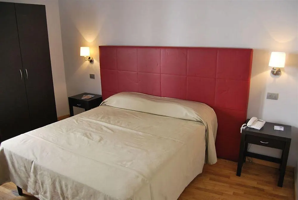 *** Guest house Target Inn Rooms Rome Italy